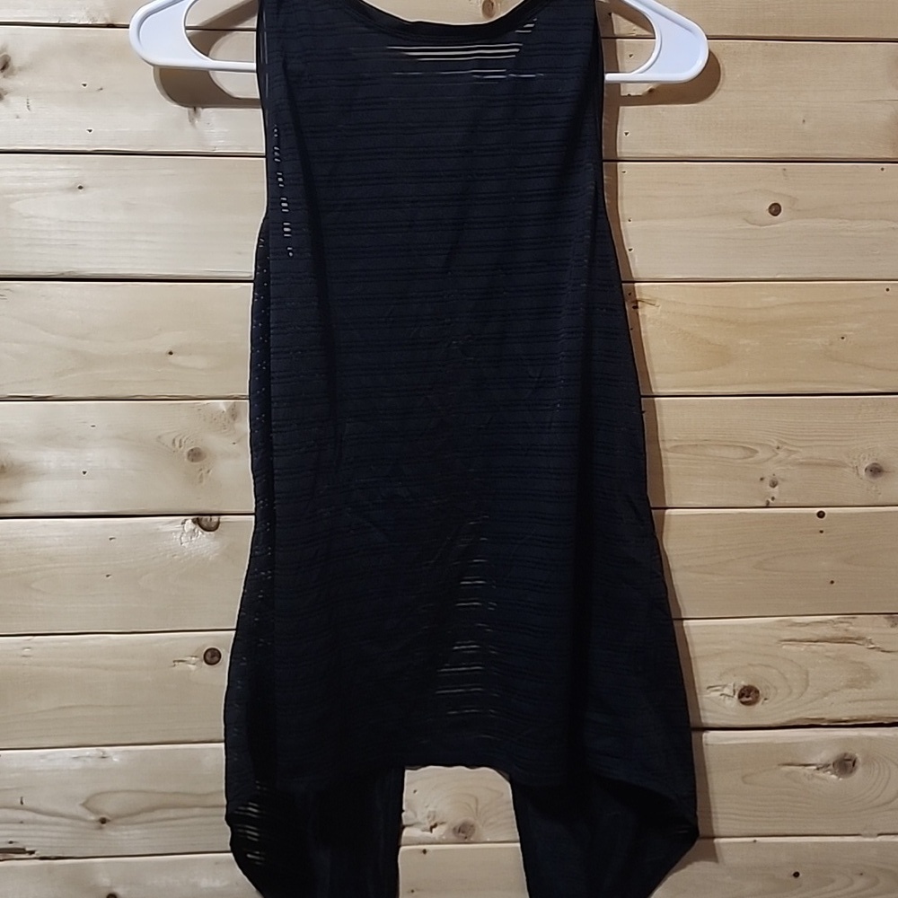 Lululemon Open Back Tank Size 6 NWOT
